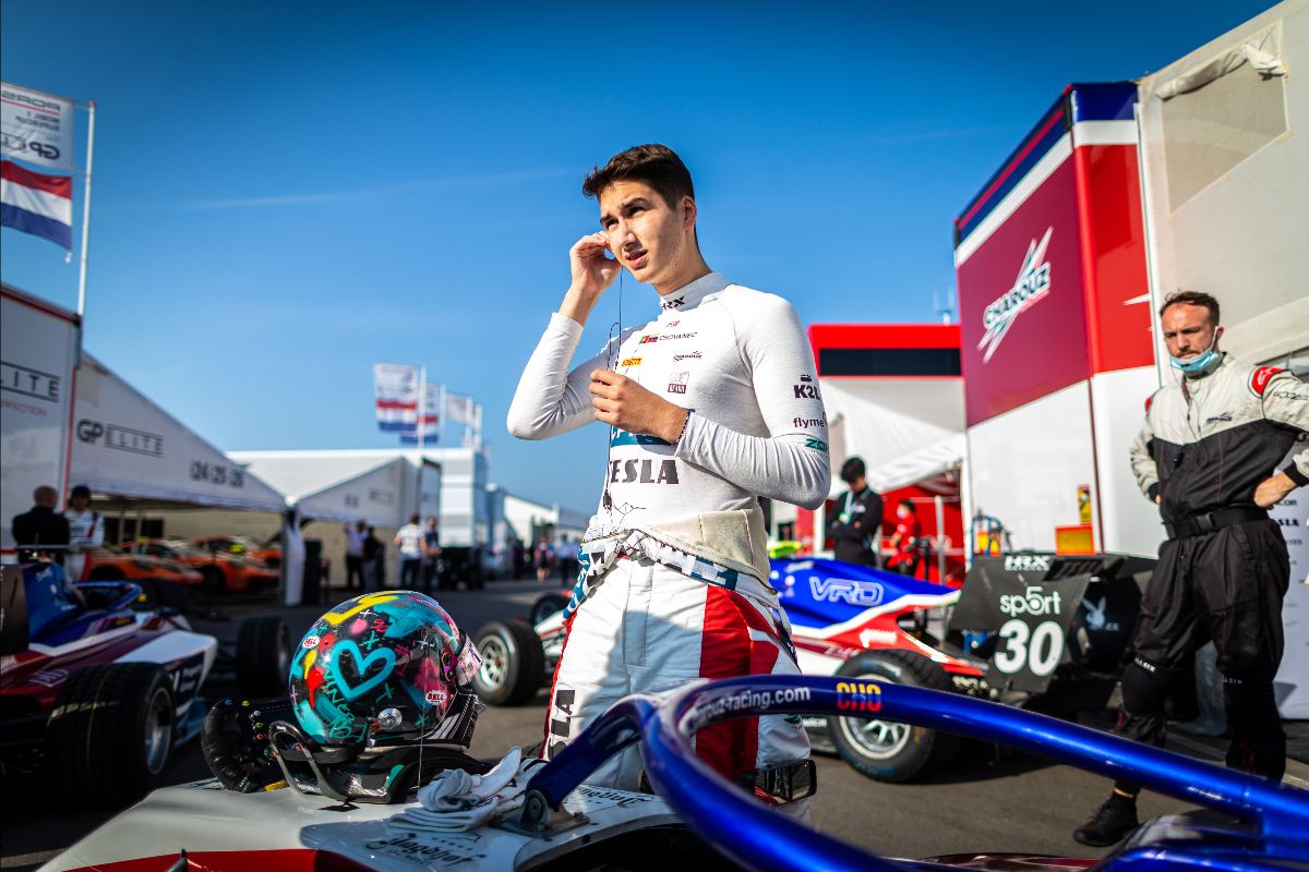 I'm super excited to be back in the team and in the FIA Formula 3 Championship. I'll do my best and try to get some good results! I want to thank everyone who has made it possible